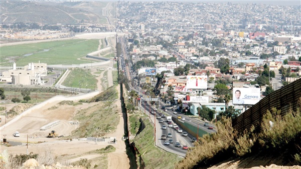 الحدود بين أمريكا والمكسيك